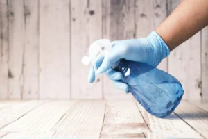 Protocolos de limpieza y desinfección en espacios de trabajo