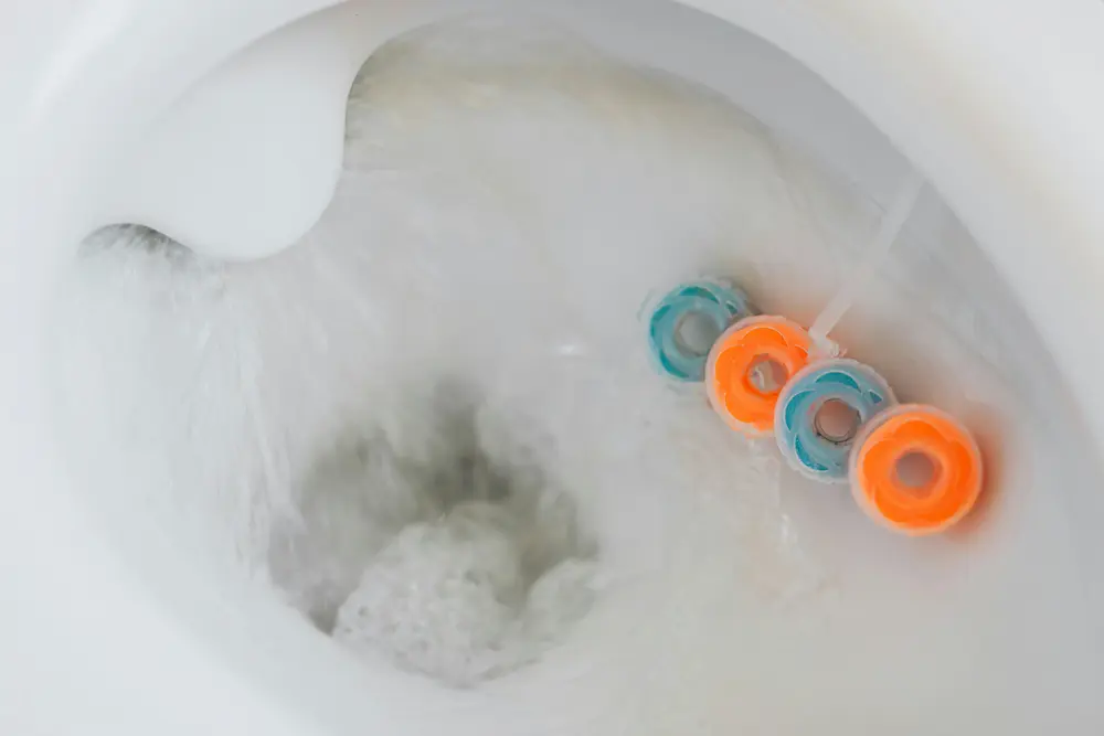 Productos recomendados para eliminar los malos olores del baño